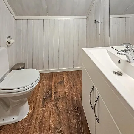 Holiday home 4 Bedroom Stunning In Skjeberg