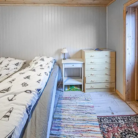 4 Bedroom Stunning In Skjeberg Dom wakacyjny *